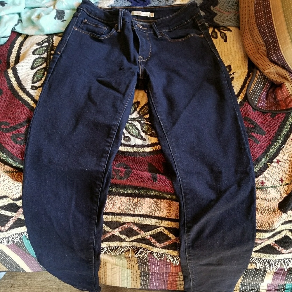 Levis Mid Rise Skinny Jeans